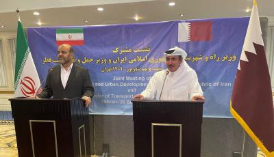 وزير المواصلات يجتمع مع وزير الطرق وإعمار المدن الإيراني
