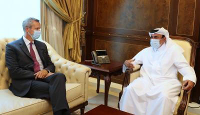 Minister Meets with Italian Ambassador
