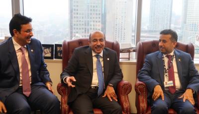 وزير المواصلات والاتصالات يجتمع مع رئيس هيئة الطيران العماني