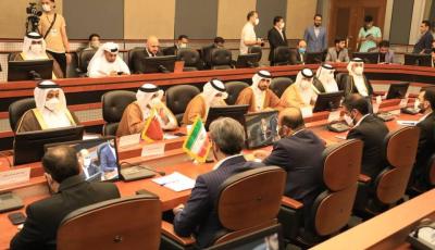 وزير المواصلات يجتمع مع وزير الطرق وإعمار المدن الإيراني