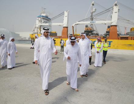 استقبال أول سفينة في محطة مشروع مرافق ومخازن الأمن الغذائي في ميناء حمد