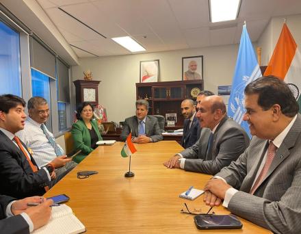 Minister Meets with India Civil Aviation Minister