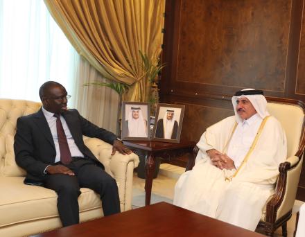 وزير المواصلات يجتمع مع وزير النقل الجوي السنغالي
